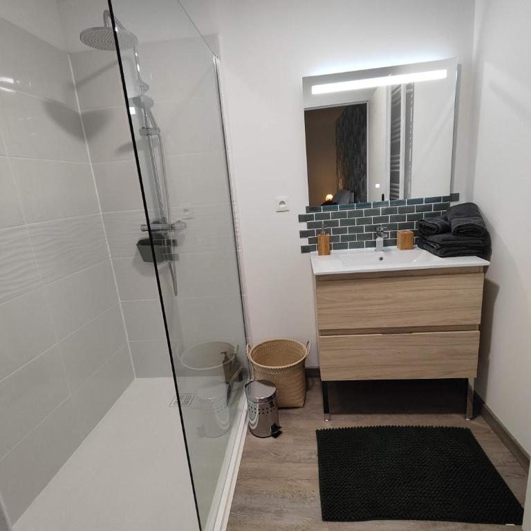 Ô Loft - 3 chambres avec 3 salles de bains - parking - climatisation - Casa con 3 Camere da Letto - 5