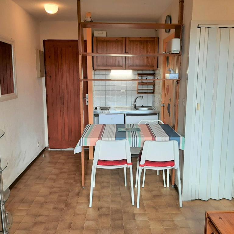 Studio idéal proche plage et port, 3 pers - FR-1-239-930 - One-Bedroom Apartment - 1