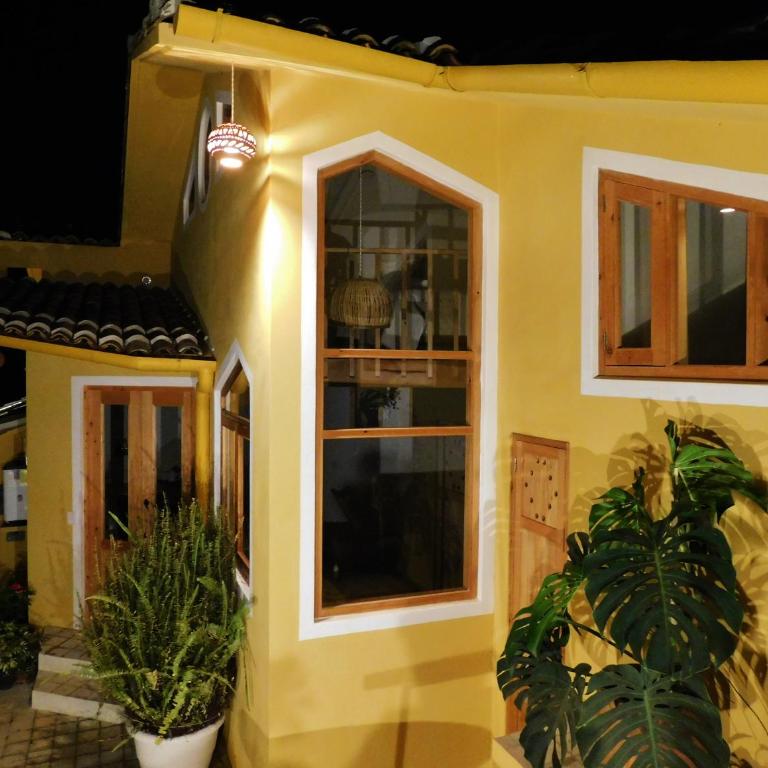 La Casa de las Aves - Architect's House/ Amazing view & garden - One-Bedroom Apartment - 3