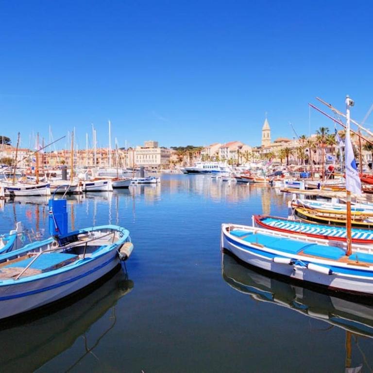 A 2 pas du port, du centre, du marché provençal, des plages quartier calme - Appartement 1 Chambre - 2