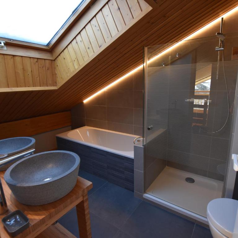 Chalet spacieux, skis aux pieds avec sauna, jacuzzi et salle de sport, proche centre et pistes - FR-1-467-68 - Chalet (11 Erwachsene) - 11