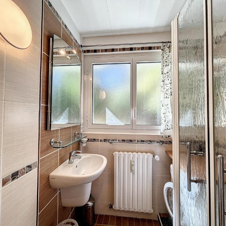 Bel Apt au Centre de Combloux avec Jardin, Balcon, Wifi et Parking à 300m des Commerces - Appartement 2 Chambres - 7