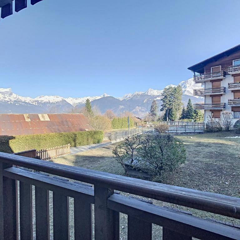 Charmant 2 pièces + coin cabine, proche centre Combloux, RDJ, terrasse, parking et casier à skis - Appartement 3 Chambres - 13