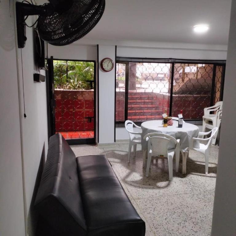 Apartamento Edificio Mar Azul - Rodadero - Two-Bedroom Apartment - 4