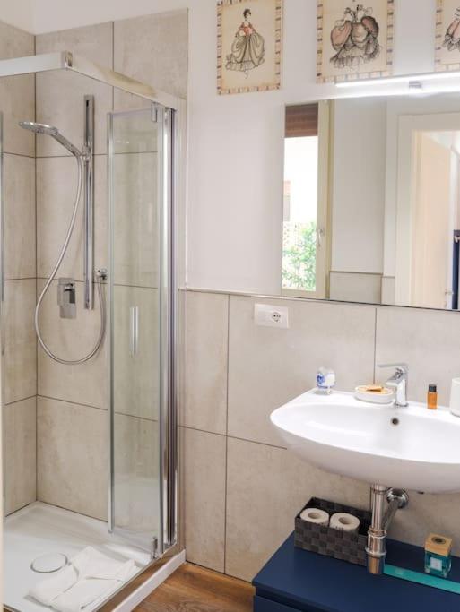 Casa Silvia - Central flat with private terrace - One-Bedroom Apartment - 28