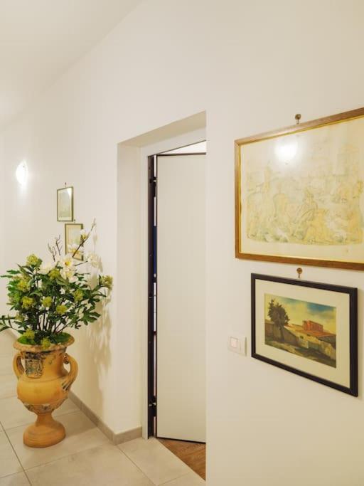 Casa Silvia - Central flat with private terrace - One-Bedroom Apartment - 41