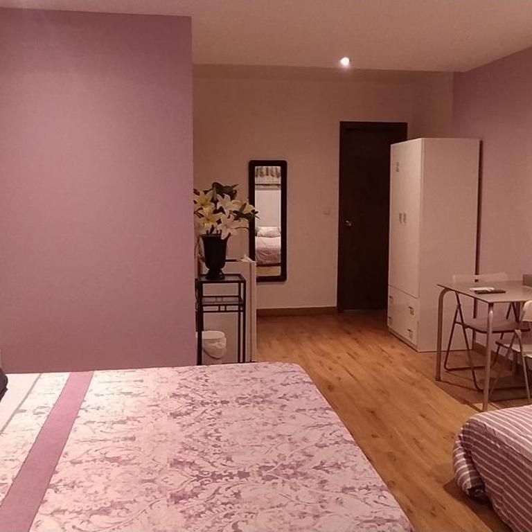 Hostal Happystay - Quadruple Room with Private Bathroom - 2