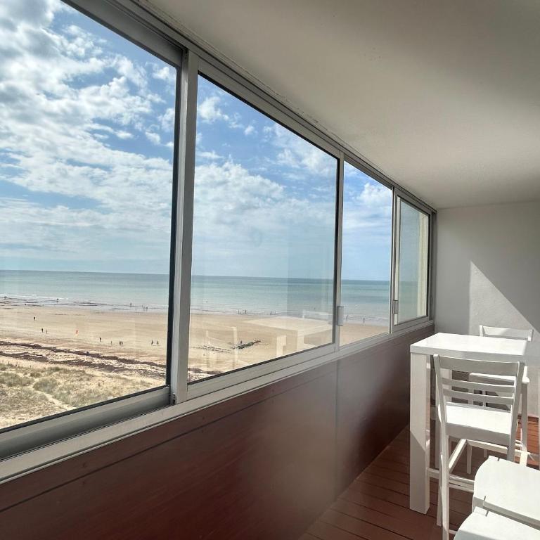Studio charmant face mer accès plage, balcon, parking - FR-1-652-14 - Apartment - 11