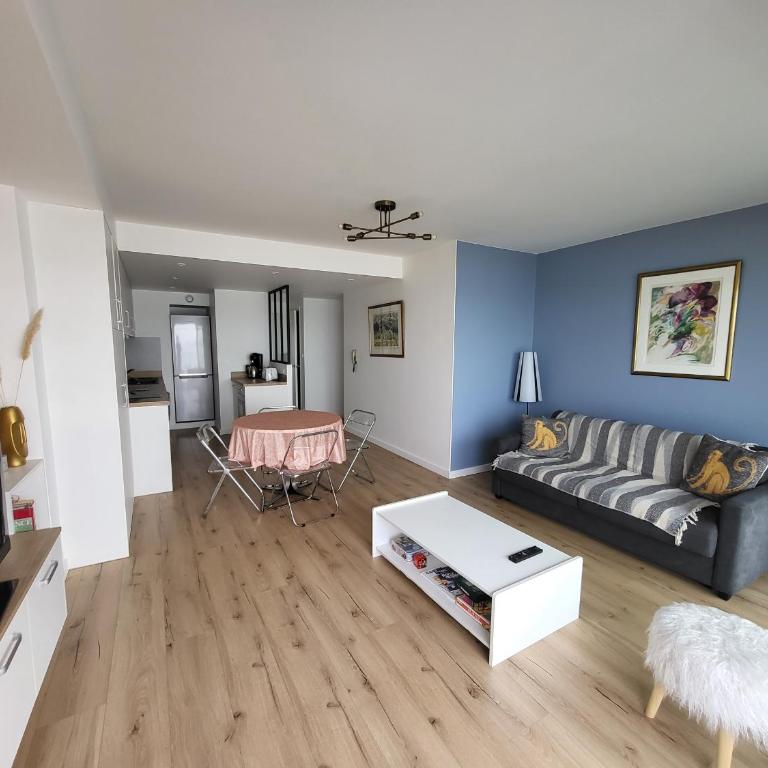Appartement T2 face plage avec balcon, cuisine équipée et TV - FR-1-92-908 - Appartement - 16