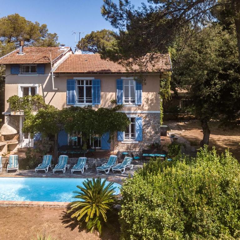 Villa Provençale avec 2 maisons d'amis ,piscine ,Jacuzzi ,vue mer - Villa - 64
