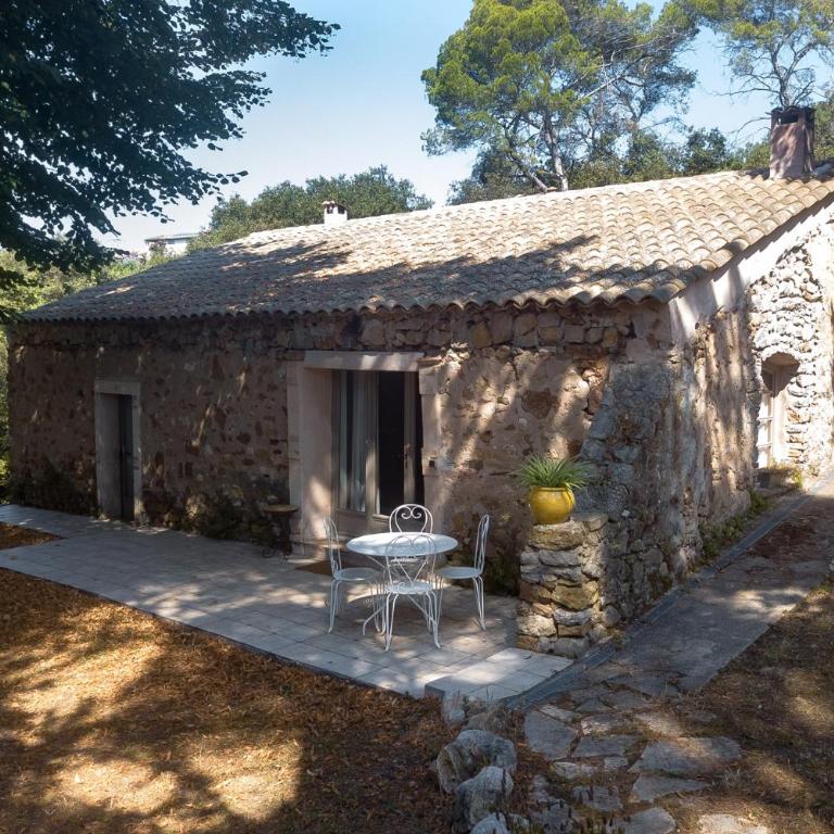 Villa Provençale avec 2 maisons d'amis ,piscine ,Jacuzzi ,vue mer - Villa - 66