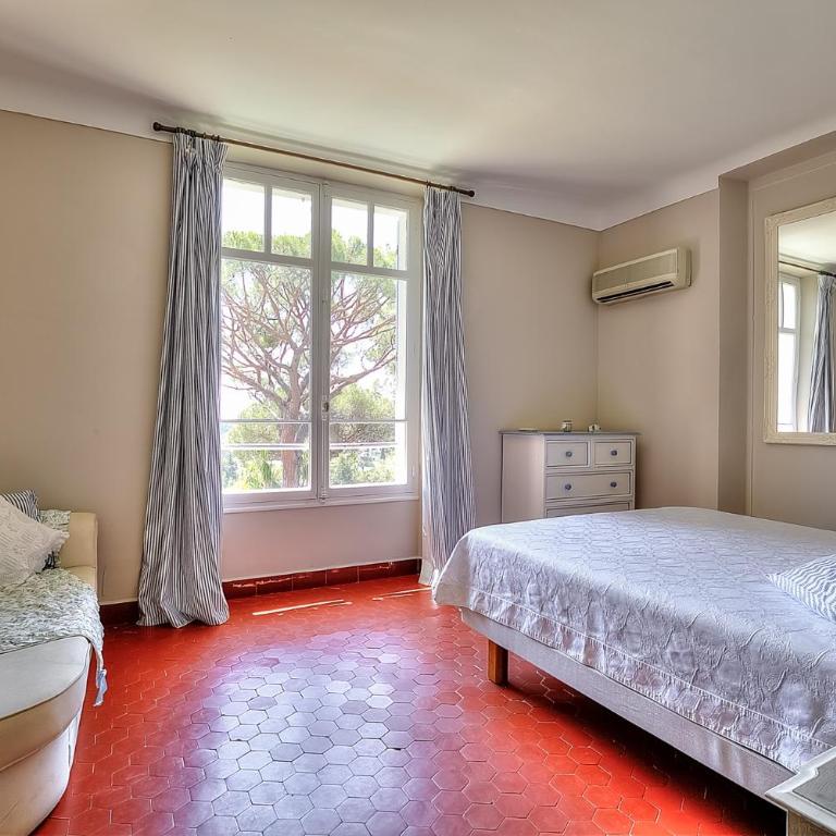 Villa Provençale avec 2 maisons d'amis ,piscine ,Jacuzzi ,vue mer - Villa - 62
