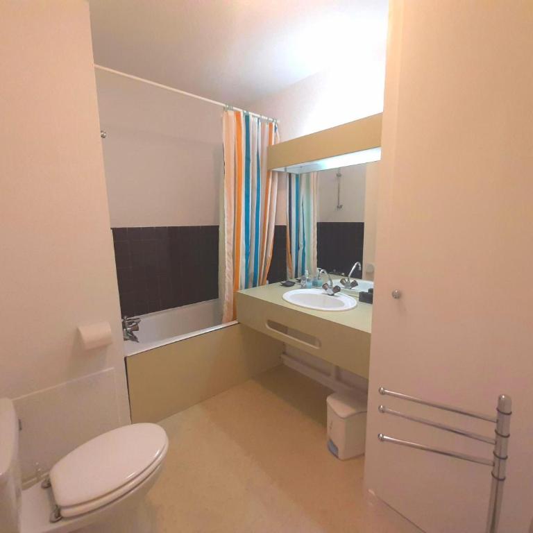 Studio Cosy au Pied du Port de Plaisance de Capbreton pour 4 Pers. avec Wifi et Plages Proches - FR-1-239-889 - Studio - 12