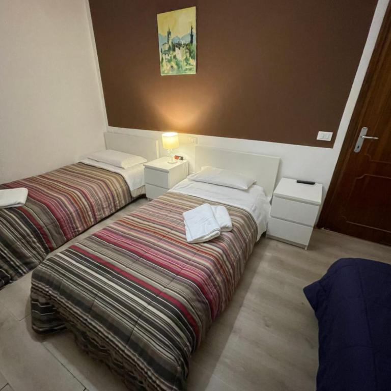 Harry's Canal View - Camera Quadrupla Economy con Bagno in Comune - 10
