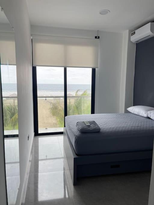 Hermosa casa frentes al mar en Montanita con piscina - Casa de 8 dormitorios - 33