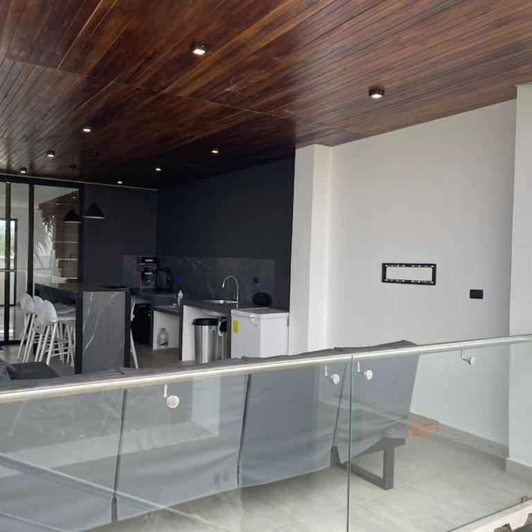 Hermosa casa frentes al mar en Montanita con piscina - Casa de 8 dormitorios - 28