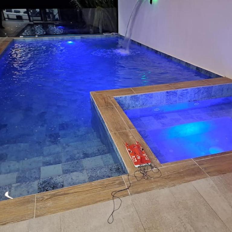 Hermosa casa frentes al mar en Montanita con piscina - Casa de 8 dormitorios - 38