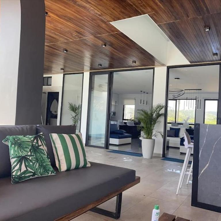 Hermosa casa frentes al mar en Montanita con piscina - Casa de 8 dormitorios - 26