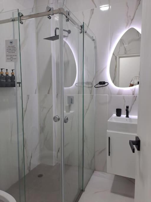 Hermosa casa frentes al mar en Montanita con piscina - Casa de 8 dormitorios - 22