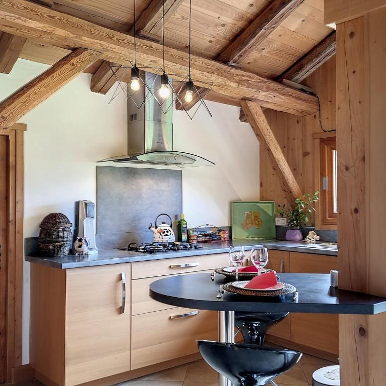 Bel Appartement à Cordon avec Vue Mont Blanc, Terrasse et Parking - Appartement 2 Chambres - 7