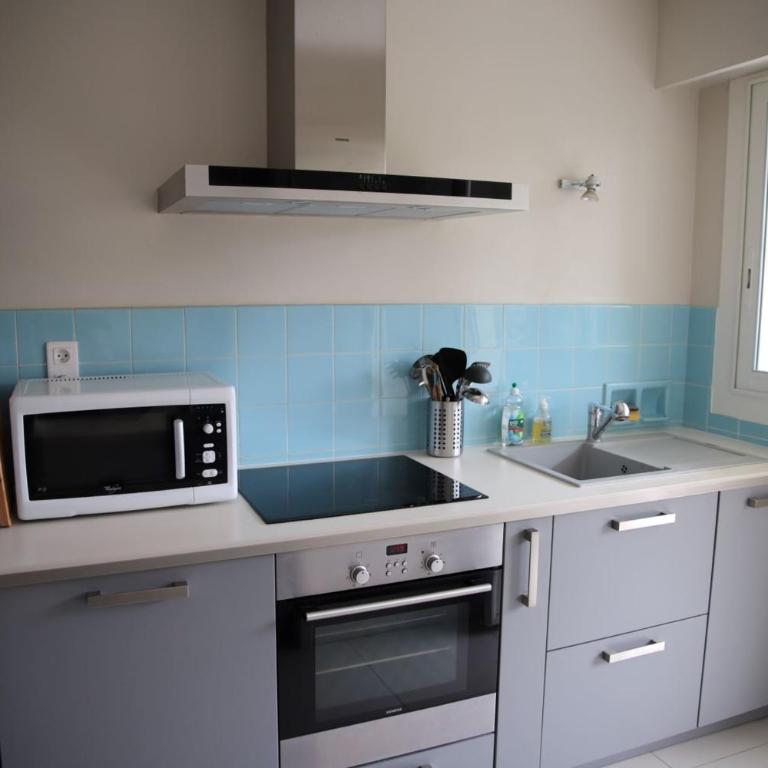 Spacious apartment with balcony and sea view - Appartement - 6