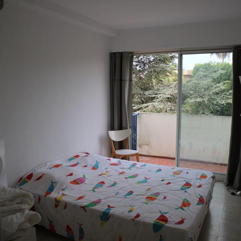 Spacious apartment with balcony and sea view - Appartement - 8