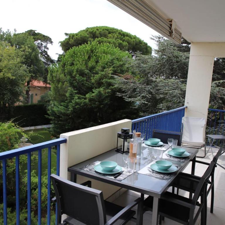 Spacious apartment with balcony and sea view - Appartement - 2