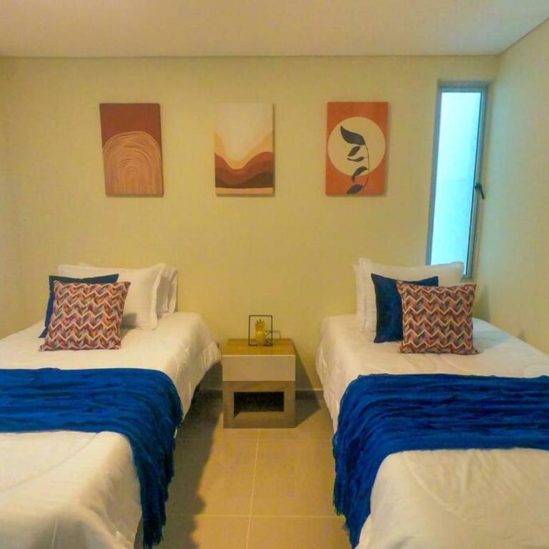 Spectacular*2bed*balcony* Ac*Near Beach MONTU 1404B - Two-Bedroom Apartment - 13