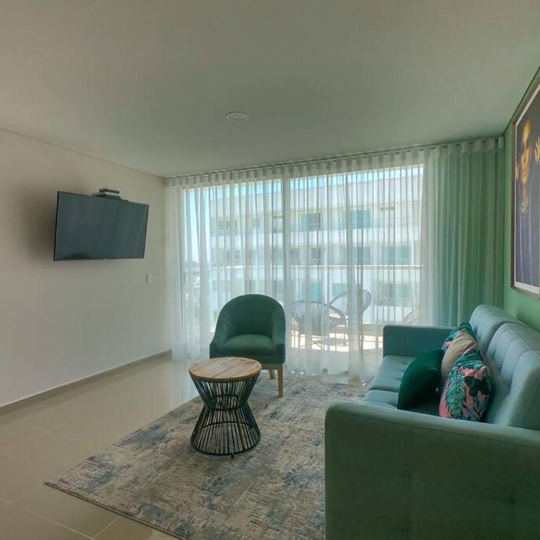 Spectacular*2bed*balcony* Ac*Near Beach MONTU 1404B - Two-Bedroom Apartment - 3