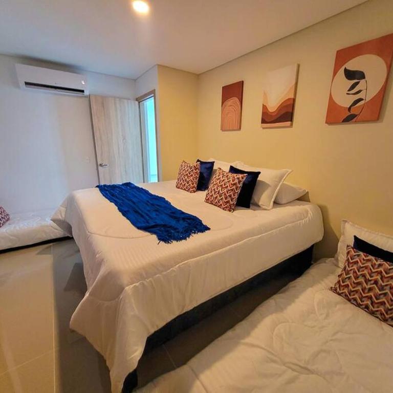 Spectacular*2bed*balcony* Ac*Near Beach MONTU 1404B - Two-Bedroom Apartment - 25