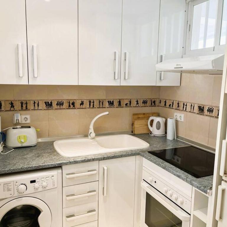 Marbella Center 4 Persones- Beach 200m - . Parking - Two-Bedroom Apartment - 22