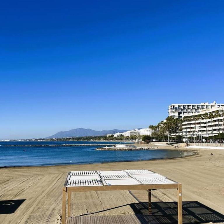 Marbella Center 4 Persones- Beach 200m - . Parking - Two-Bedroom Apartment - 25