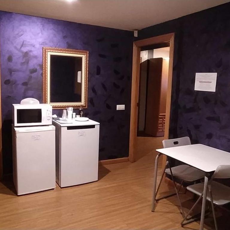 Hostal Happystay - Quadruple Room with Private Bathroom - 9
