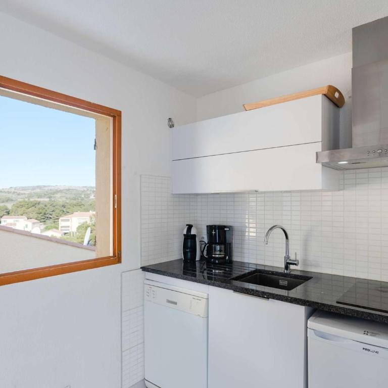 Charmant pavillon avec solarium, piscine et parking à Narbonne-Plage - FR-1-409-222 - Villa - 8
