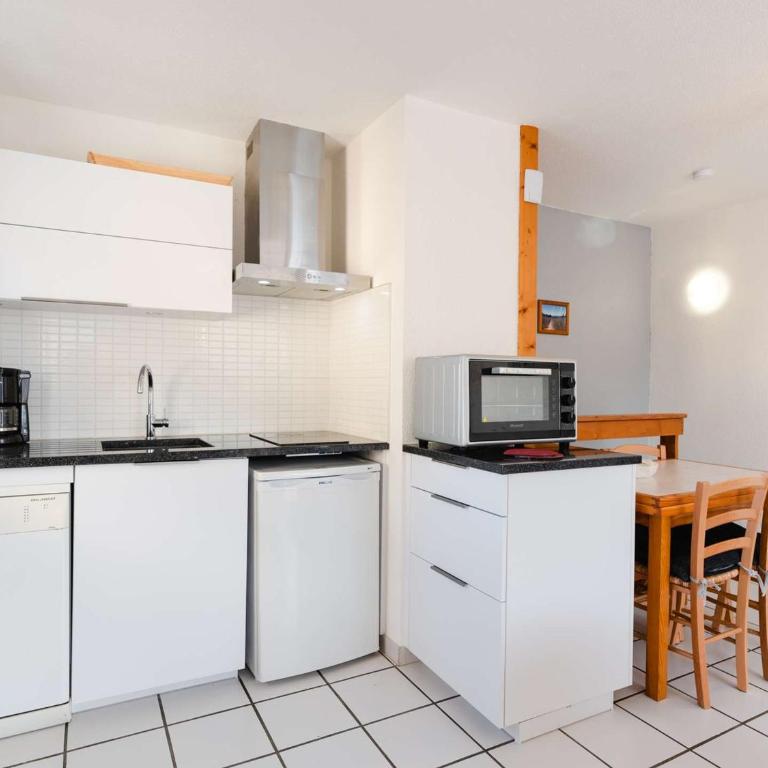 Charmant pavillon avec solarium, piscine et parking à Narbonne-Plage - FR-1-409-222 - Villa - 12