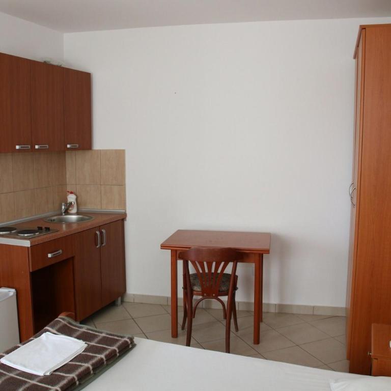 Vera Apartments - Studio Apartment - 1