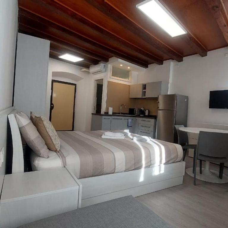 LOFTCENTRE - Appartamento con 1 Camera da Letto - 1