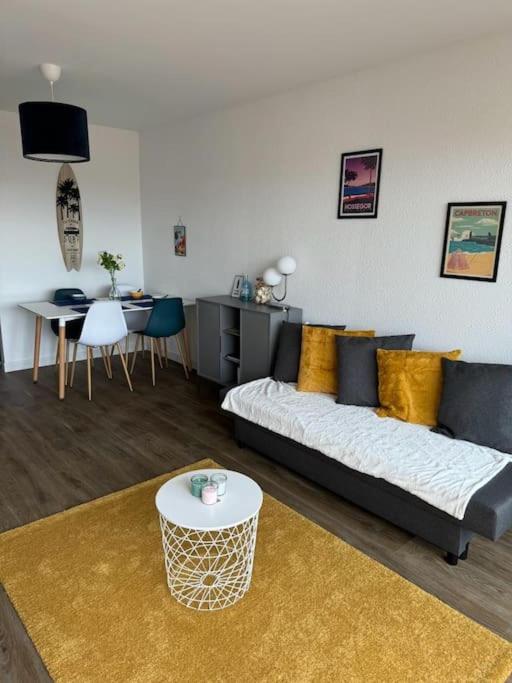 Cap Ocean Appartement T2 cosy avec balcon à 1 min de l'océan - One-Bedroom Apartment - 5
