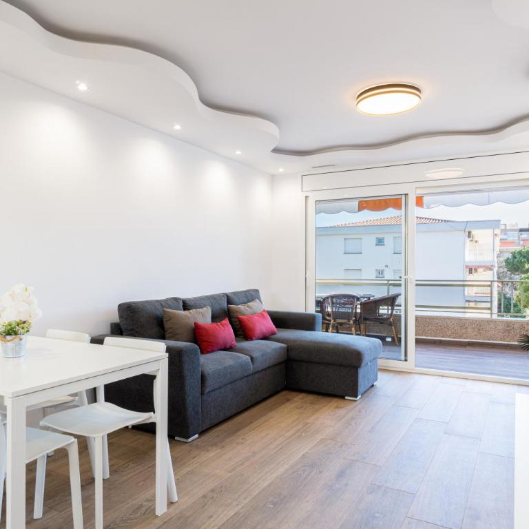 TuristMar - Amplio apartamento con gran terraza con vistas a solo 50m de la playa, Salou - Apartamento con terraza - 1