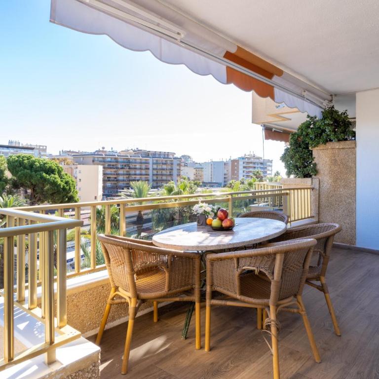 TuristMar - Amplio apartamento con gran terraza con vistas a solo 50m de la playa, Salou - Apartamento con terraza - 23