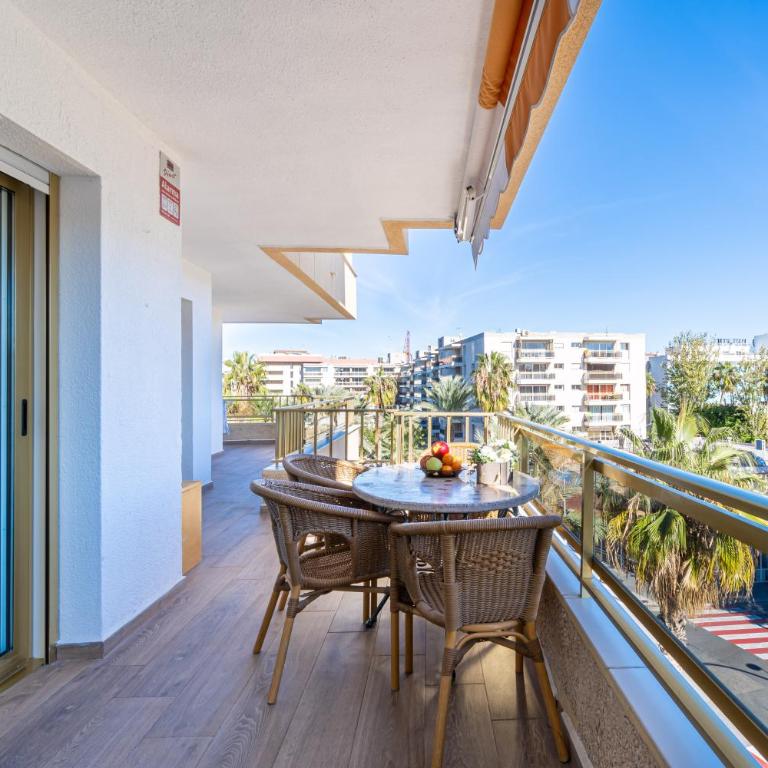 TuristMar - Amplio apartamento con gran terraza con vistas a solo 50m de la playa, Salou - Apartamento con terraza - 20