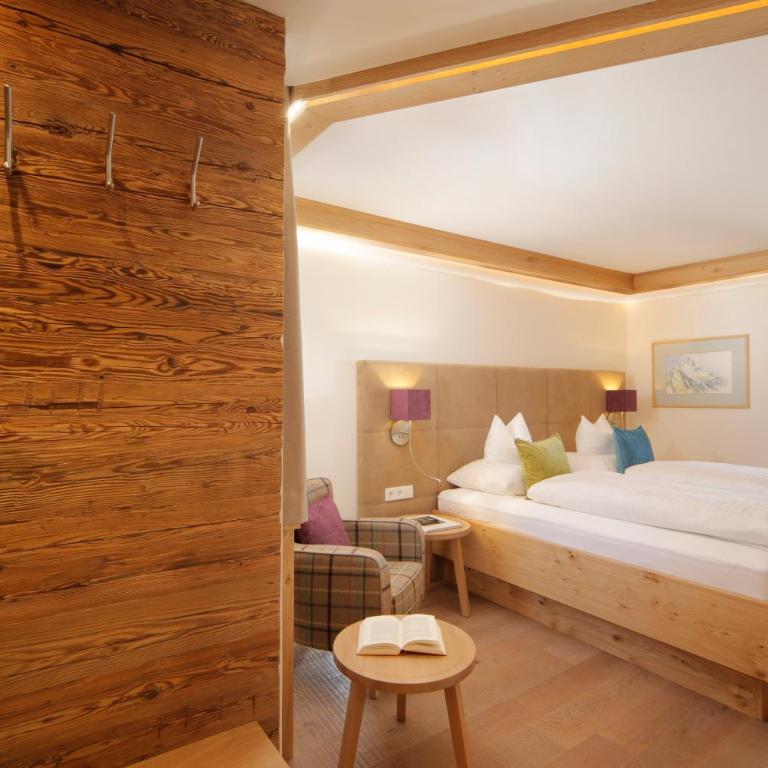 Hotel Burgwald - Superior Doppelzimmer - 4