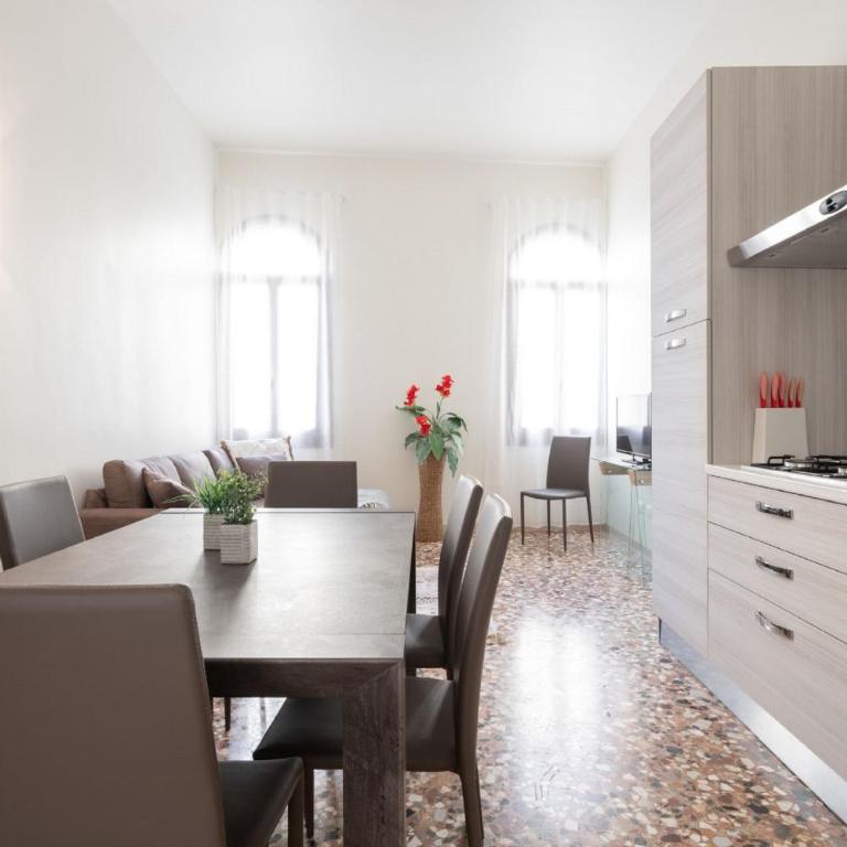 Accademia Charm Apartments by Wonderful Italy - Three-Bedroom Apartment - 8