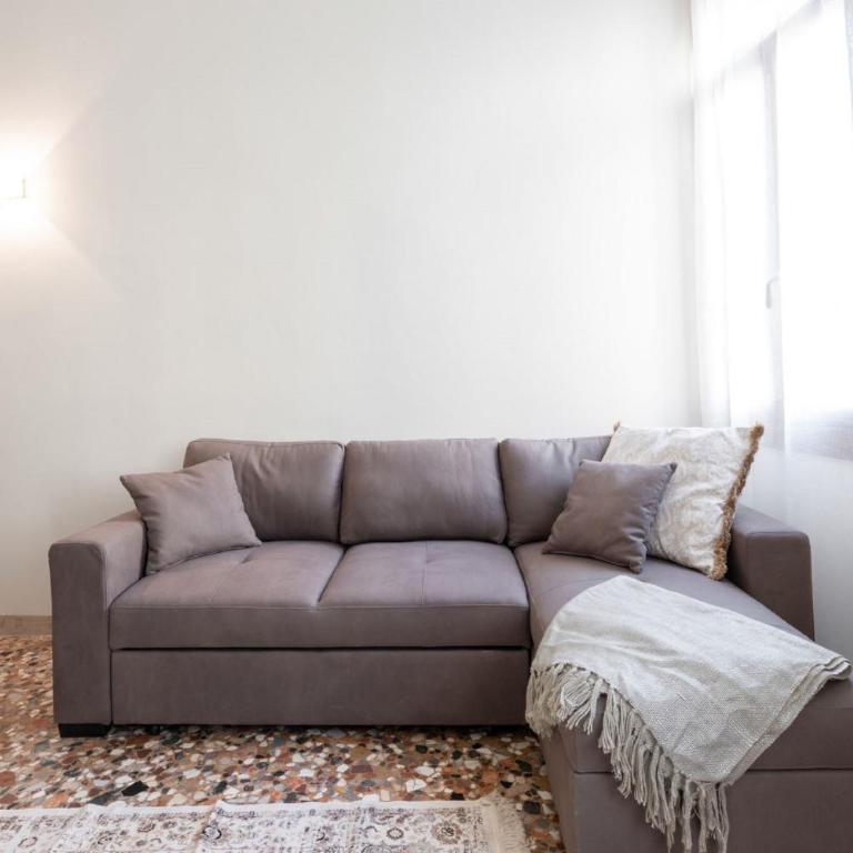 Accademia Charm Apartments by Wonderful Italy - Three-Bedroom Apartment - 11