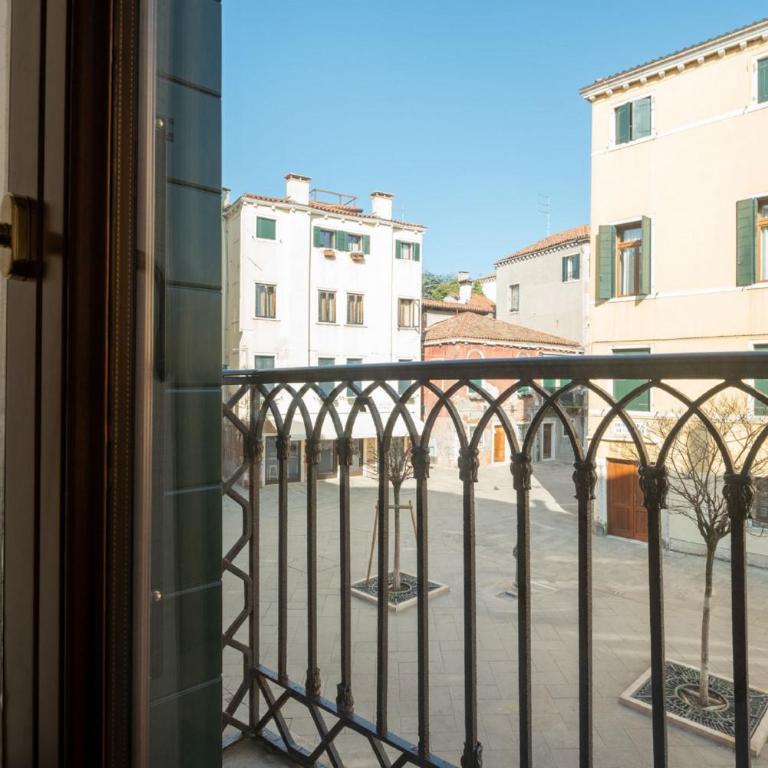 Accademia Charm Apartments by Wonderful Italy - Three-Bedroom Apartment - 24