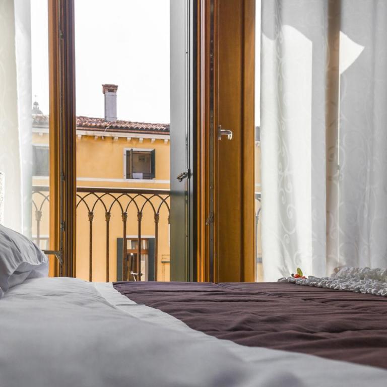 Accademia Charm Apartments by Wonderful Italy - Apartment - 11