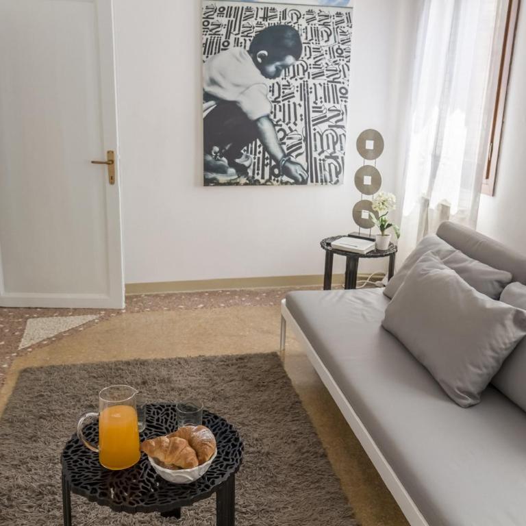 Accademia Charm Apartments by Wonderful Italy - Superior Apartment - 1