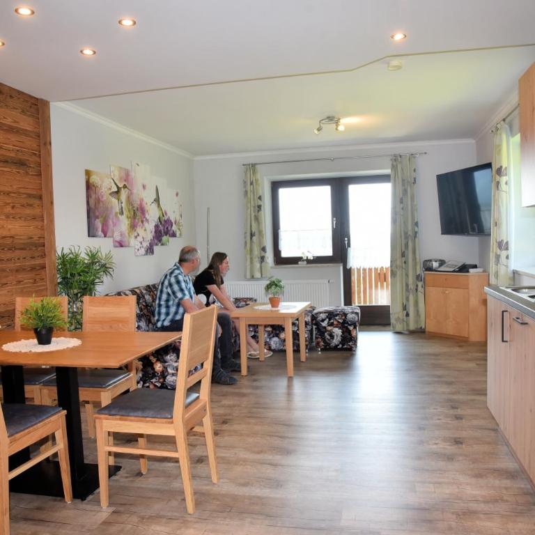 Erlebnishof Reiner - Urlaub auf dem Bauernhof - Apartment mit Blick auf die Berge - 1