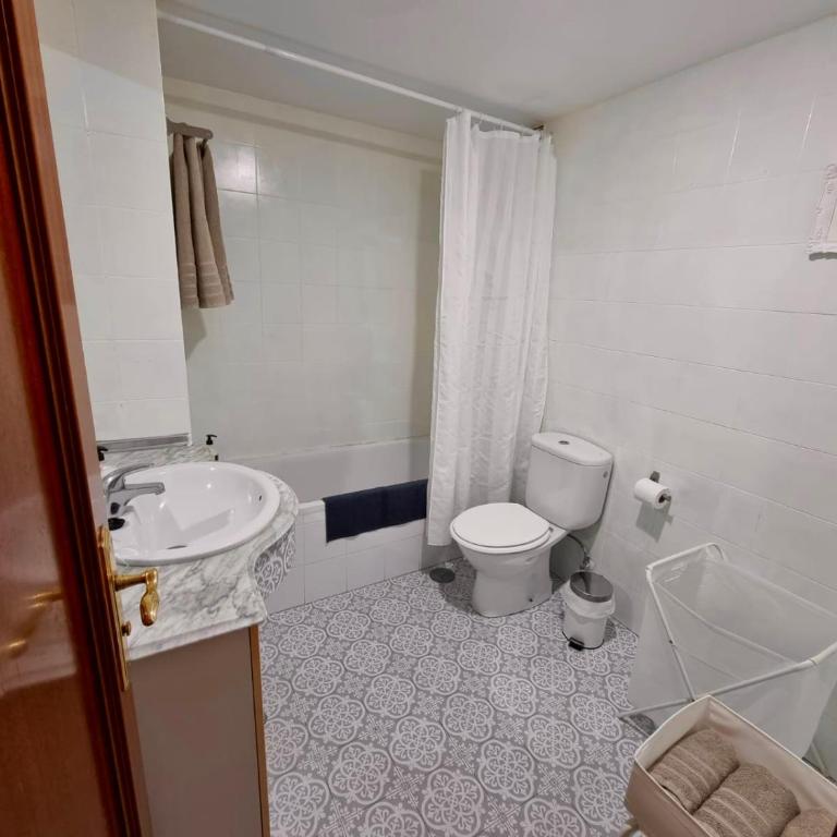 Luminoso Piso Centro de Marbella. A 50m de la playa - Apartamento de 3 dormitorios - 11