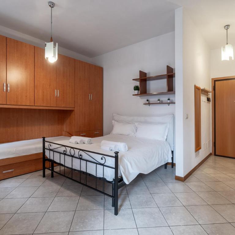 4 Star Family & Friends Apt - Self Check-in - Monolocale con Balcone - 10